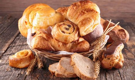 Préparation de croissants et pains au chocolat chaque matin Vézeronce‑Curtin